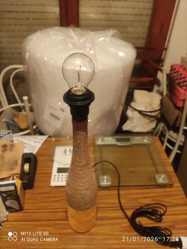 Lámpara decorativa deBotella con cordones Marrón N