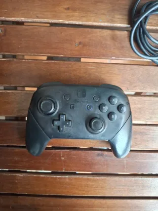 Mando Pro Nintendo Switch + cargador