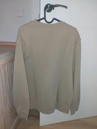 Sudadera beige sin capucha
