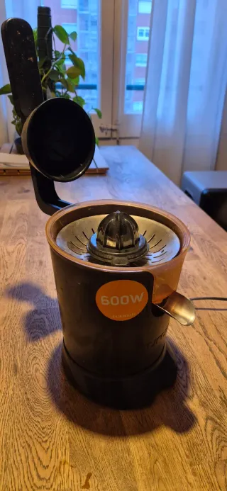 Zumera Taurus Exprimidor 600W