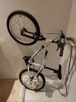 Bicicleta Rockrider Blanca.