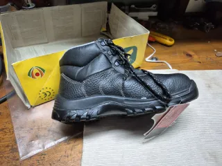 Bota Seguridad Zion Talla 39 Negra