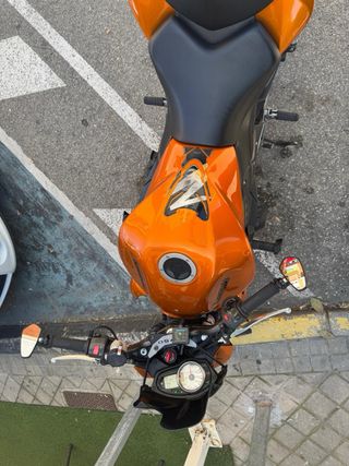 Kawasaki Z750 Naranja 2011 - 42.000 km