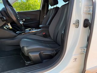 Peugeot 2008 1.5  HDI 110 CV  5 PUERTAS