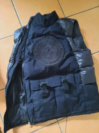 Chaleco negro acolchado