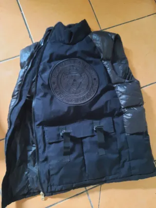 Chaleco negro acolchado