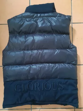 Chaleco negro acolchado