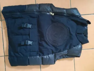 Chaleco negro acolchado