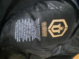 Chaleco negro acolchado