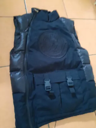Chaleco negro acolchado