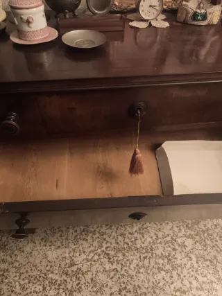 Cómoda antigua de madera de finales S. XIX