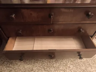 Cómoda antigua de madera de finales S. XIX