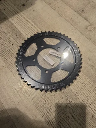 Corona Suzuki GSF600 / GSX750 NUEVA