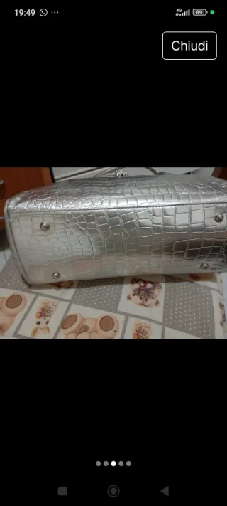 Borsa nuova mai indossata bella capiente