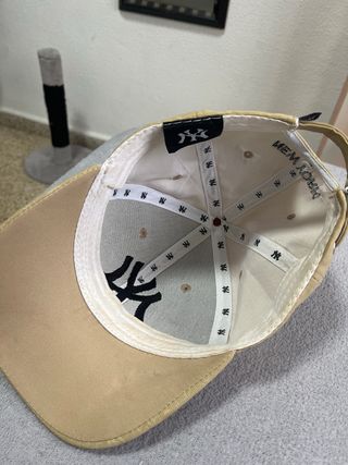 Gorra New York Yankees Beige