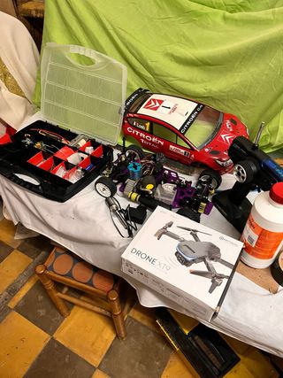 Coche Nitro, Mesa Arranque y Dron XT9