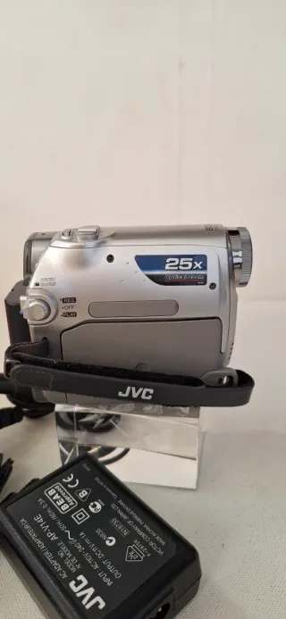 Videocámara JVC GR-D320E 25x Optical Zoom