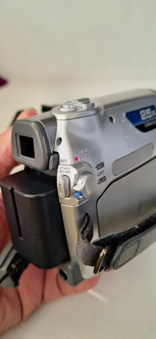 Videocámara JVC GR-D320E 25x Optical Zoom