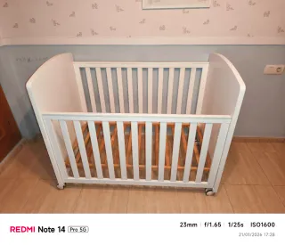 Cuna madera maciza. TRAMA