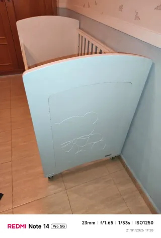 Cuna madera maciza. TRAMA