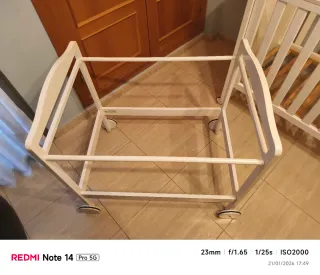 Cuna madera maciza. TRAMA