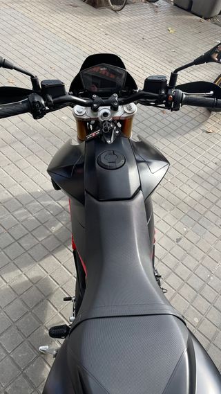 Aprilia Dorsoduro 900 Supermotard