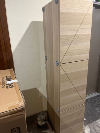 Mueble de TV de diseño madera y dorado