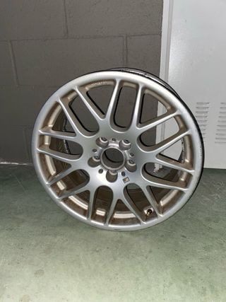 Llanta BMW CSL 18 pulgadas.