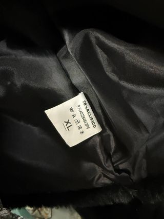 Chaqueta de pelo negra