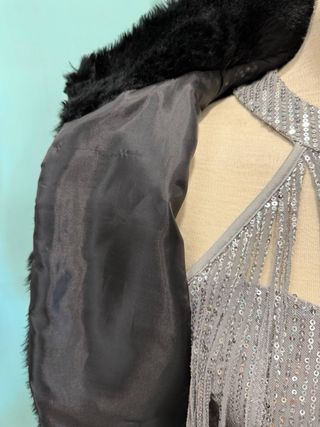 Chaqueta de pelo negra