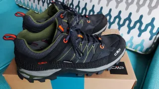 Zapatillas trekking CMP grises y verdes