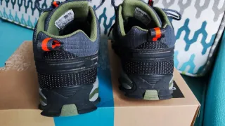 Zapatillas trekking CMP grises y verdes