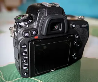 Cámara Nikon D750 + Obj Nikkor 24-85mm f/3,5-4,5