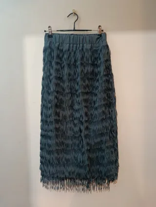 Falda midi con flecos