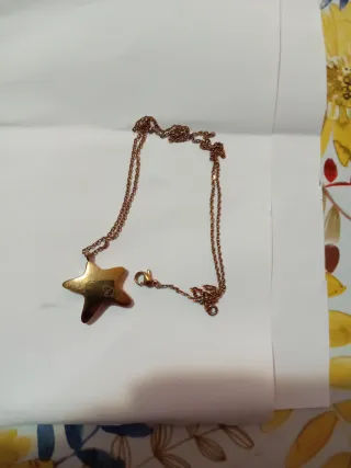 Collana con ciondolo a stella