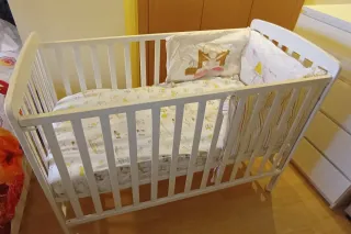 Cuna blanca bebé buen estado