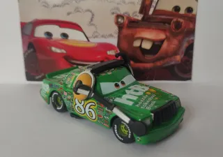 CHICK HICKS CON AURICULARES