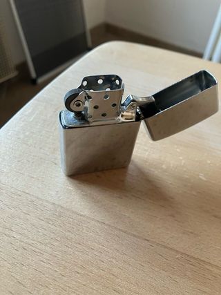 Zippo con geco Barcelona