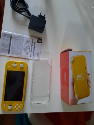 Nintendo Switch Lite Giallo