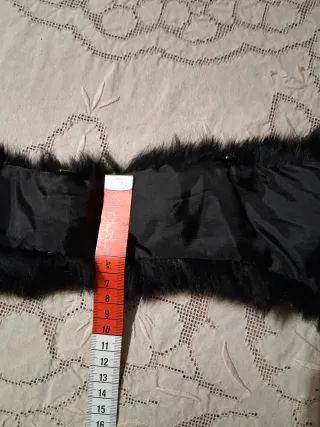 Colletto in pelliccia di coniglio nero