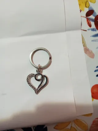 Portachiavi doppio cuore con strass