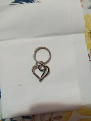 Portachiavi doppio cuore con strass