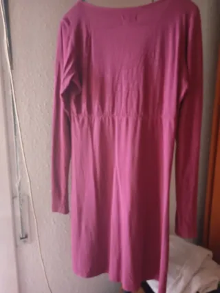 Vestido morado con estampado