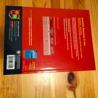 Essential Grammar in Use with Answers: A Self-S...