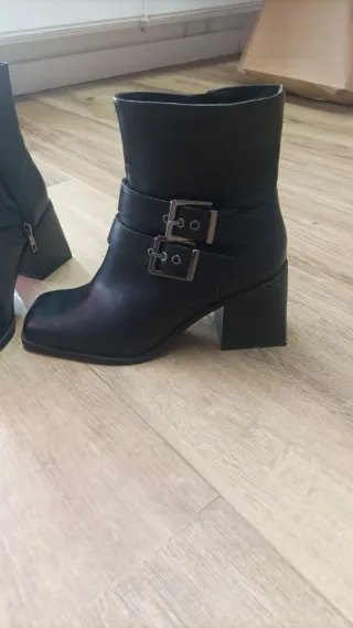 Botines negros Stradivarius