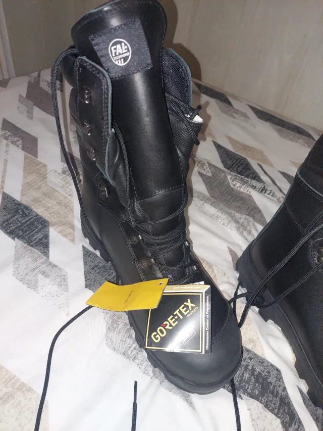 Botas de cuero negro para frío extremo