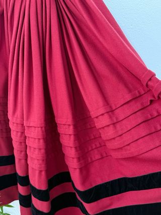 Traje de baile gallego mujer granate