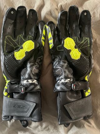 Guantes de moto LS2 negros y neón