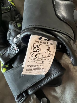 Guantes de moto LS2 negros y neón
