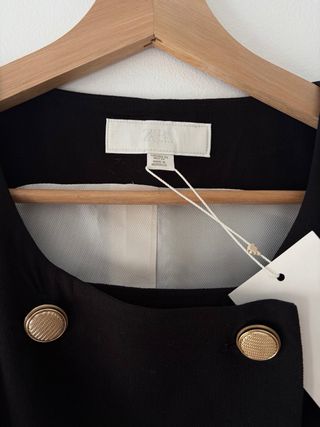 Chaleco Zara Negro con Botones Dorados NUEVO